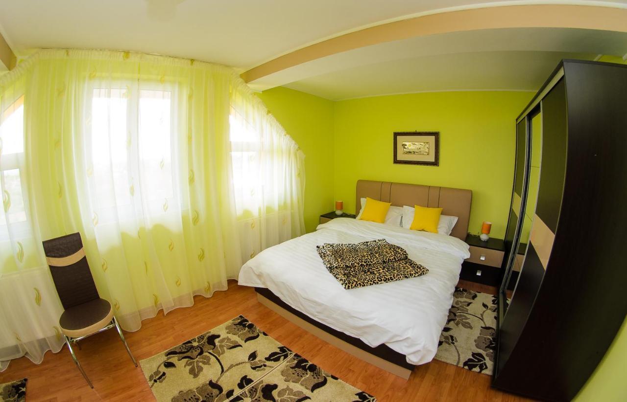 Casa Liana Hotel Oradea Luaran gambar