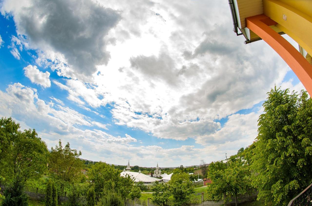Casa Liana Hotel Oradea Luaran gambar