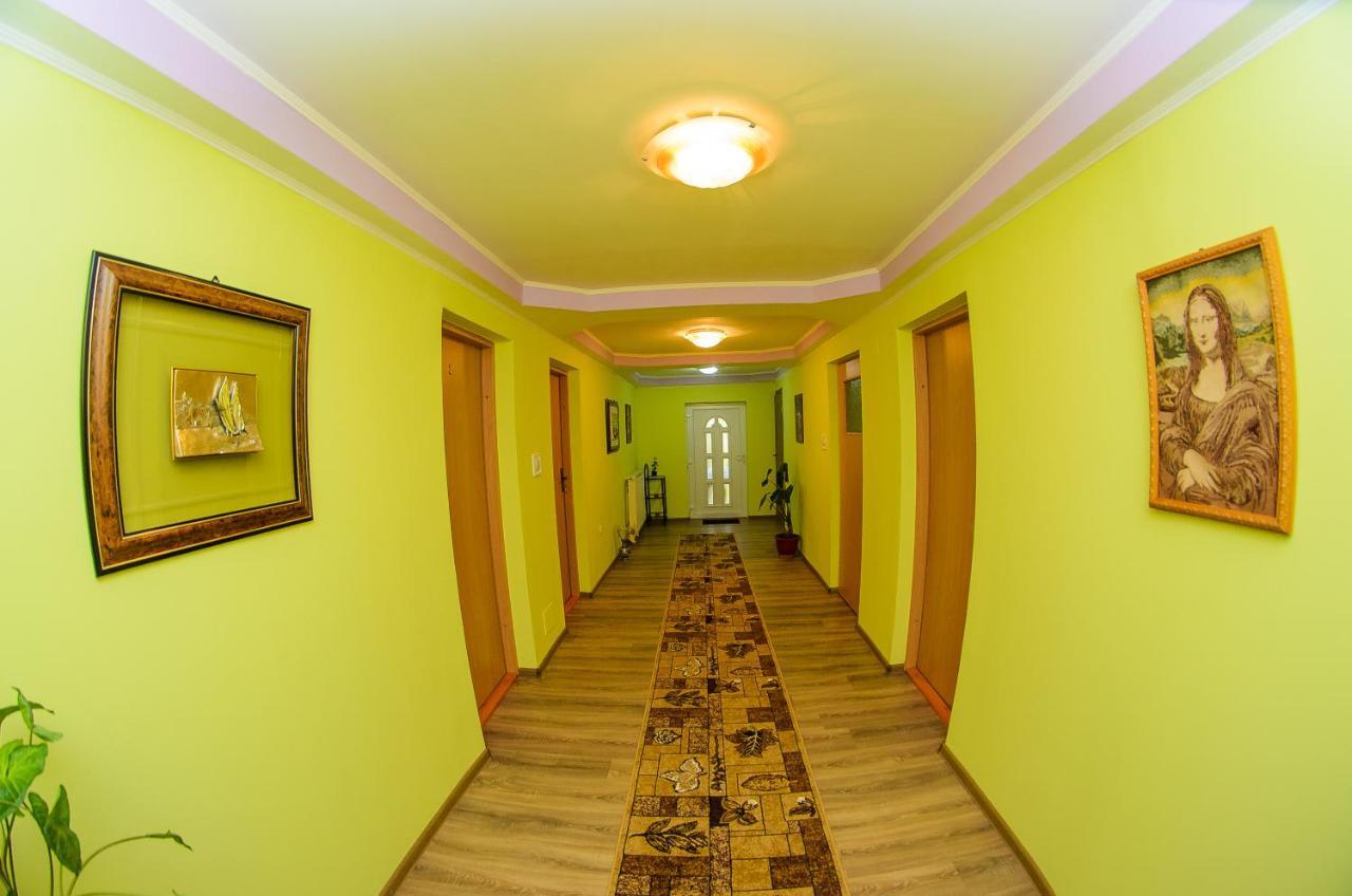 Casa Liana Hotel Oradea Luaran gambar